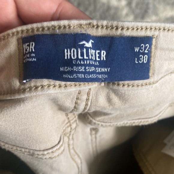 Hollister khakis - Picture 2 of 2